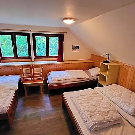 Turisticka Tj Tesla Brno Hotell Adamov (Moravia-Silesia)